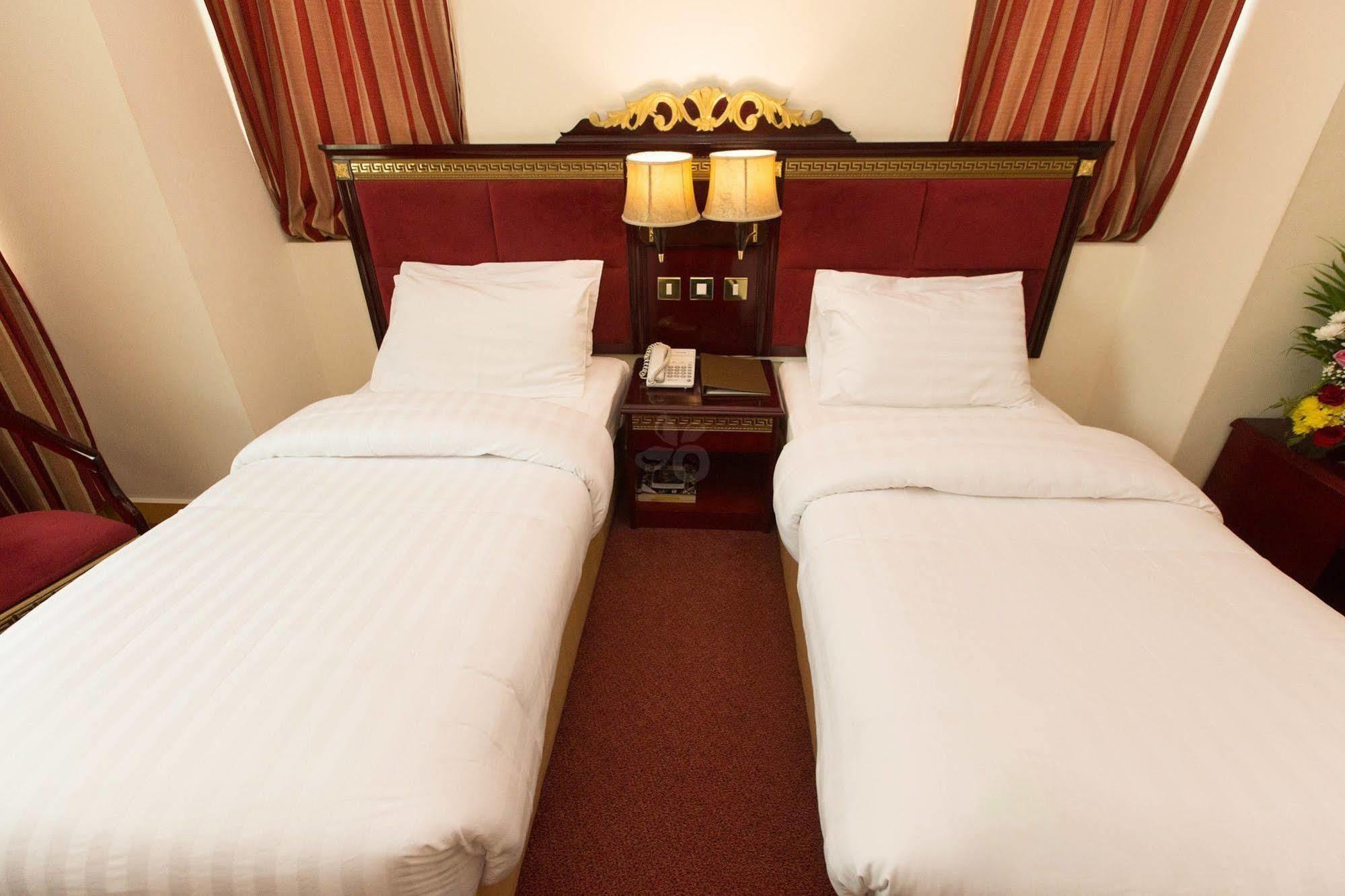 Comfort Inn Hotel Deira Dubai Exterior foto